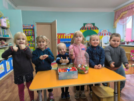 Акция "Добрые крышечки" в группе "Непоседы" Акция "Добрые крышечки" в группе "Непоседы".
