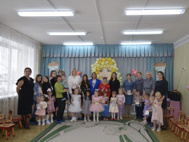 День матери в группе "Непоседы" День матери в группе "Непоседы".